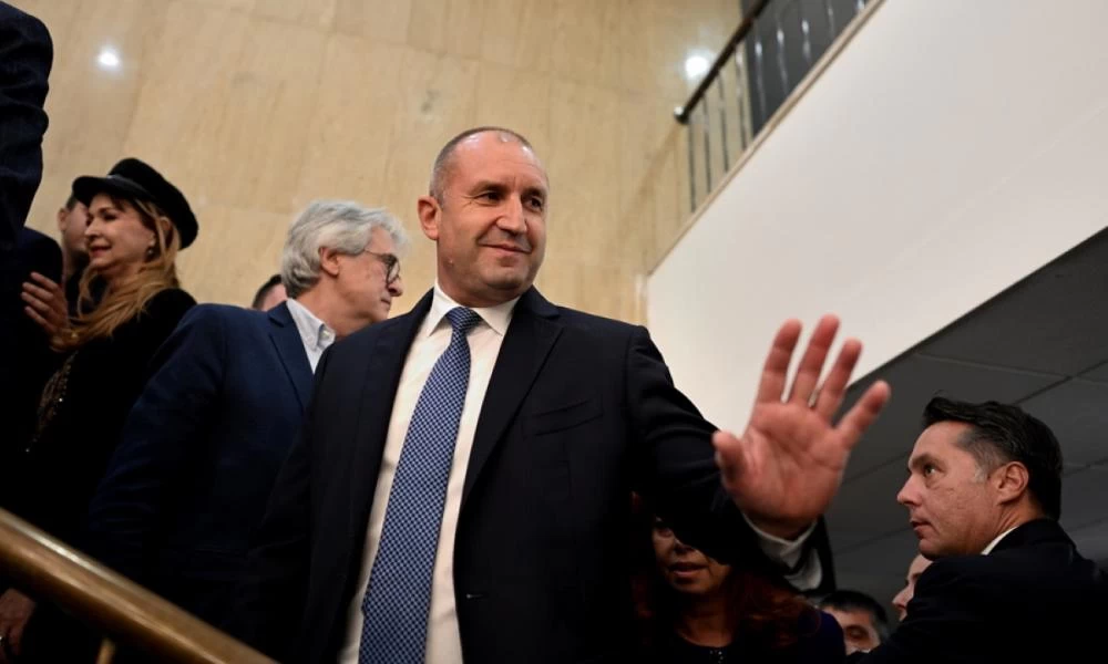 Βουλγαρία: Σε απομόνωση ο πρόεδρος Ρούμεν Ράντεφ – Θετική στον κορονοϊό η σύζυγός του